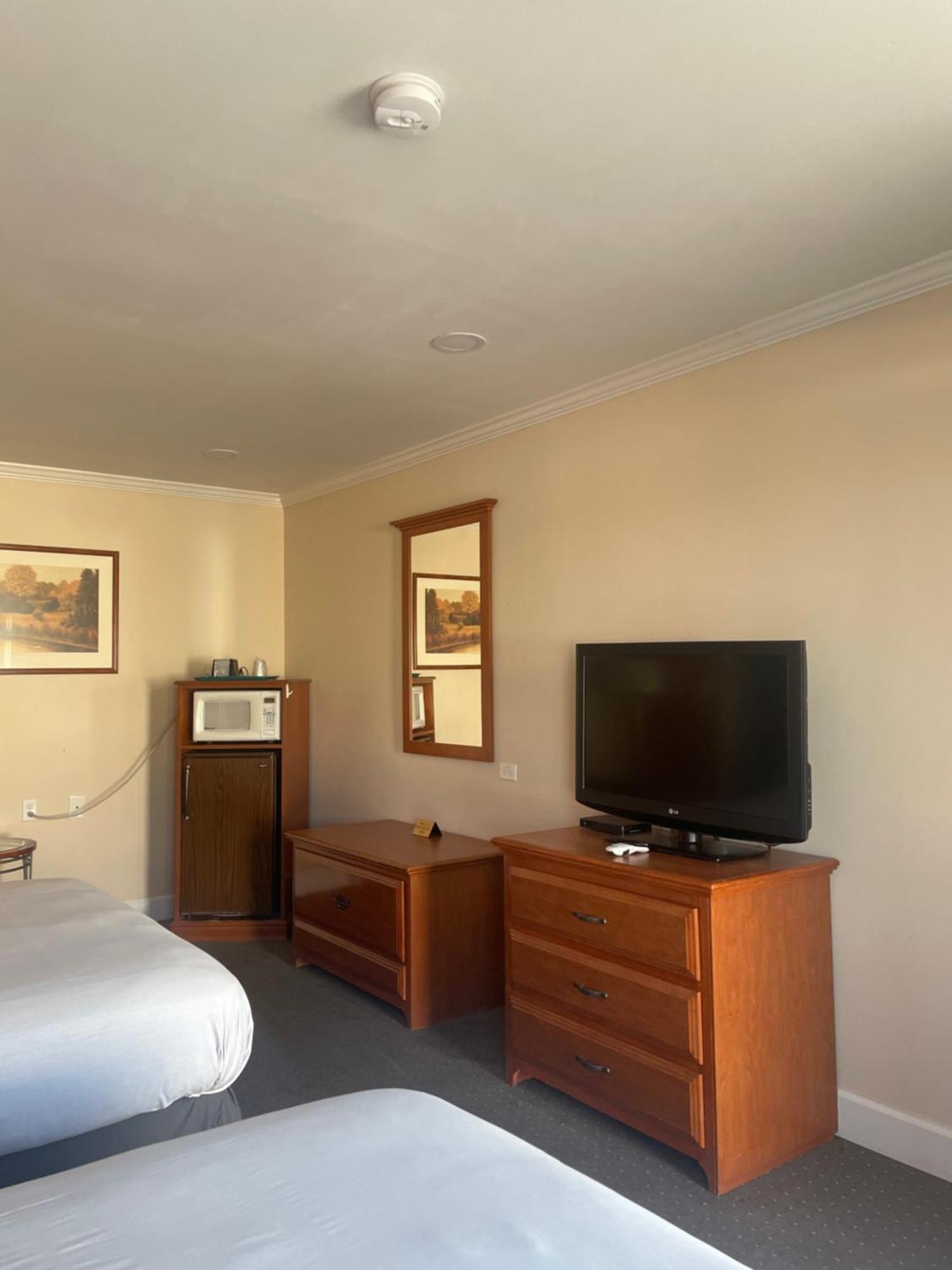 Howard Johnson By Wyndham Ridgecrest, Ca Exteriör bild