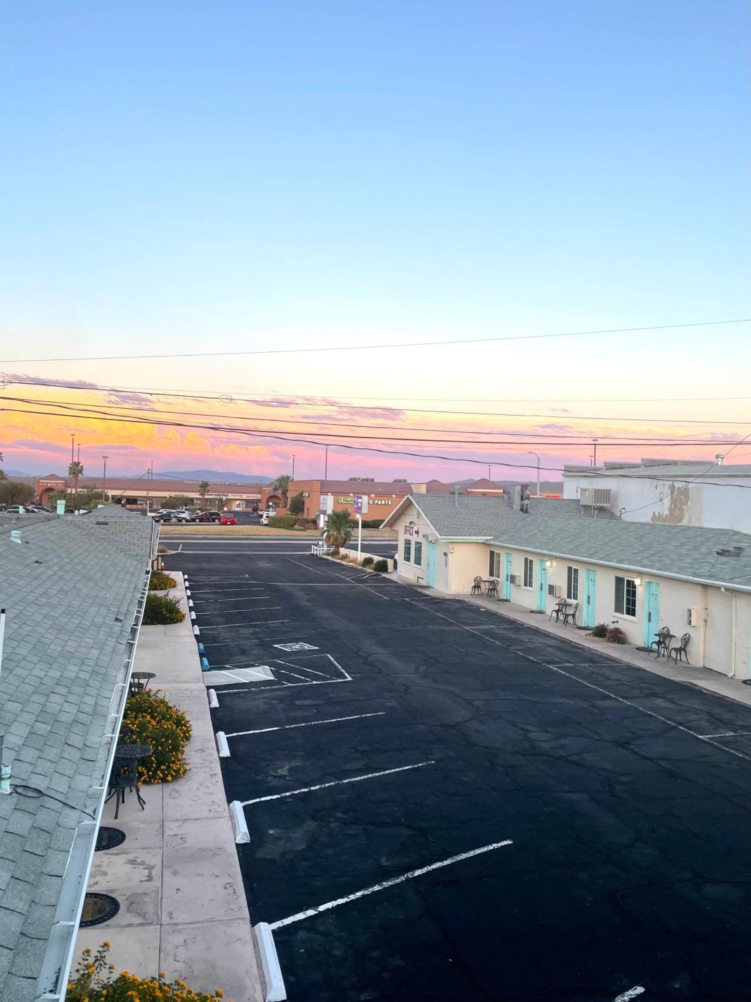 Howard Johnson By Wyndham Ridgecrest, Ca Exteriör bild